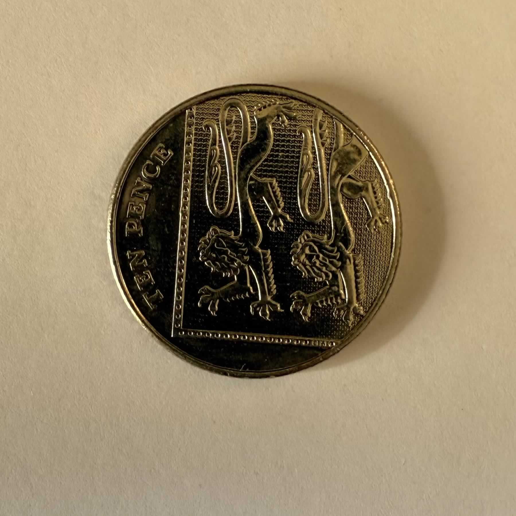 Anverso de 10 Pence, 2015