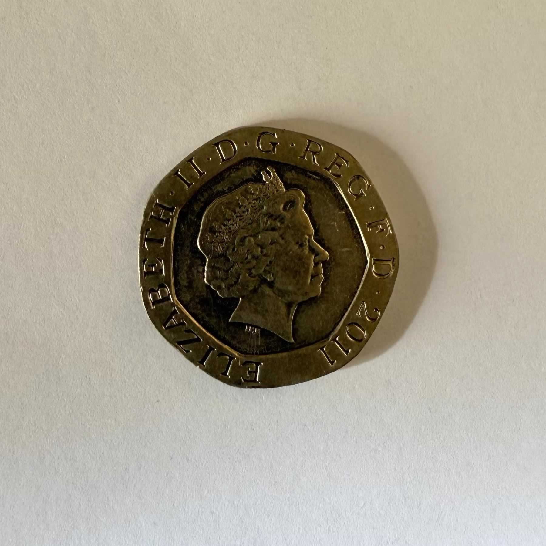 Reverso de 20 Pence, 2011, Reino Unido · Reina Isabel II 1982 - 2022