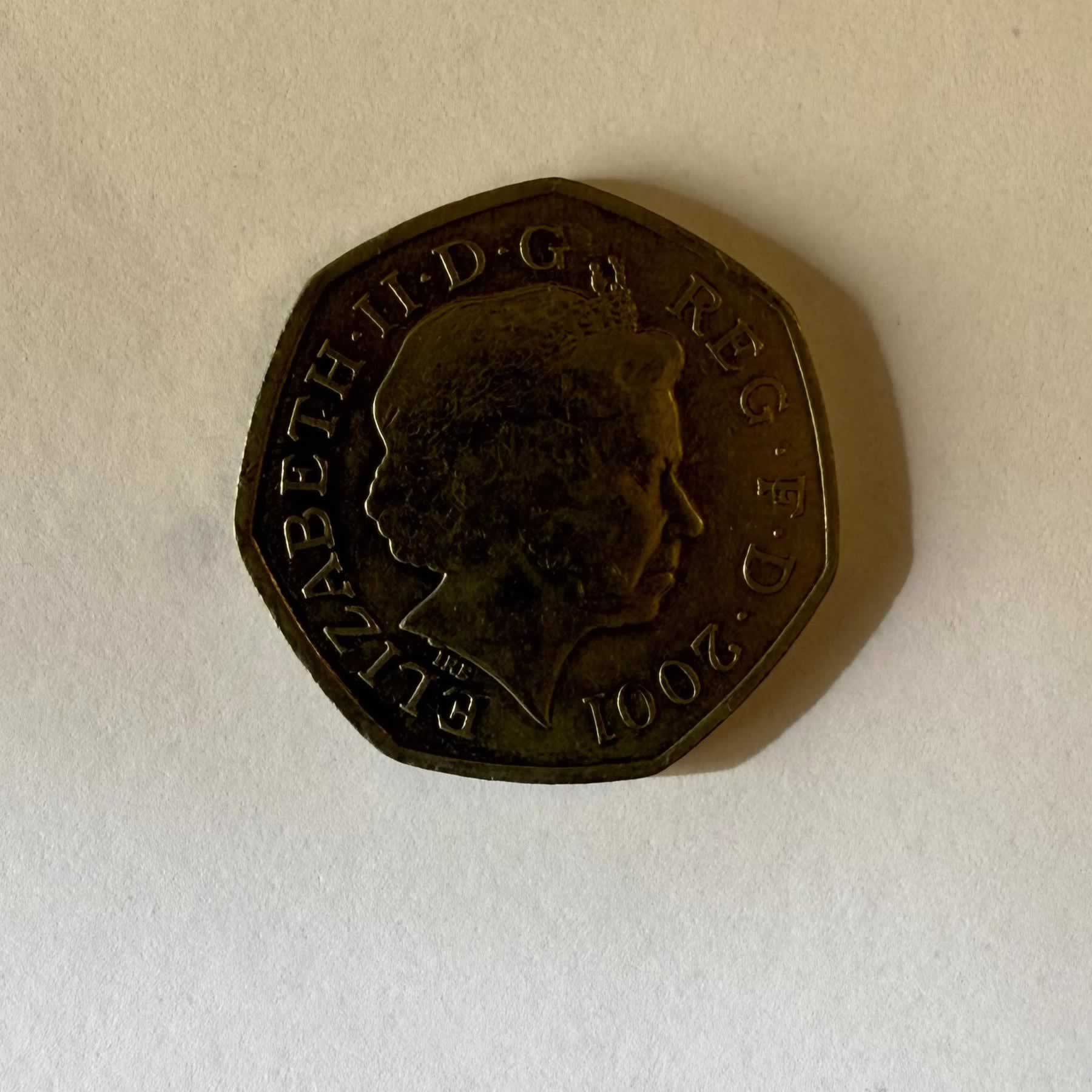 Reverso de 50 Pence, 2001