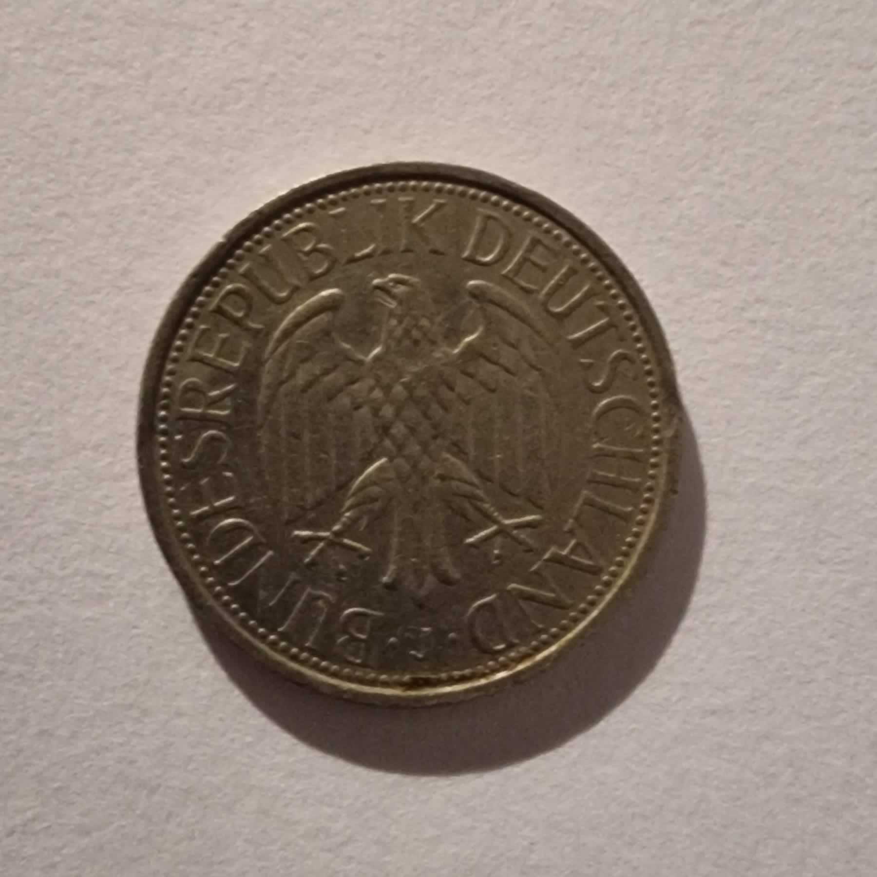 Anverso de 1 Deutsche Mark, 1990 J, Alemania · Rep. Federal