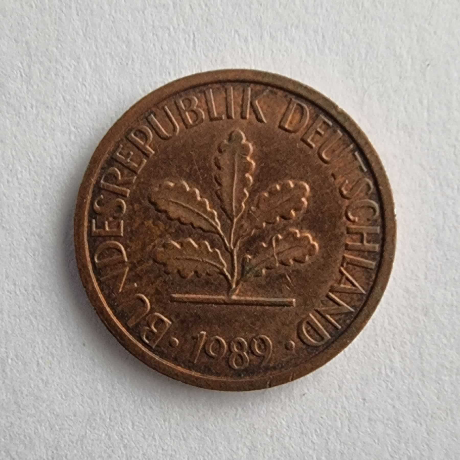 Anverso de 1 Pfenning, 1989 J, Alemania · Rep. Federal