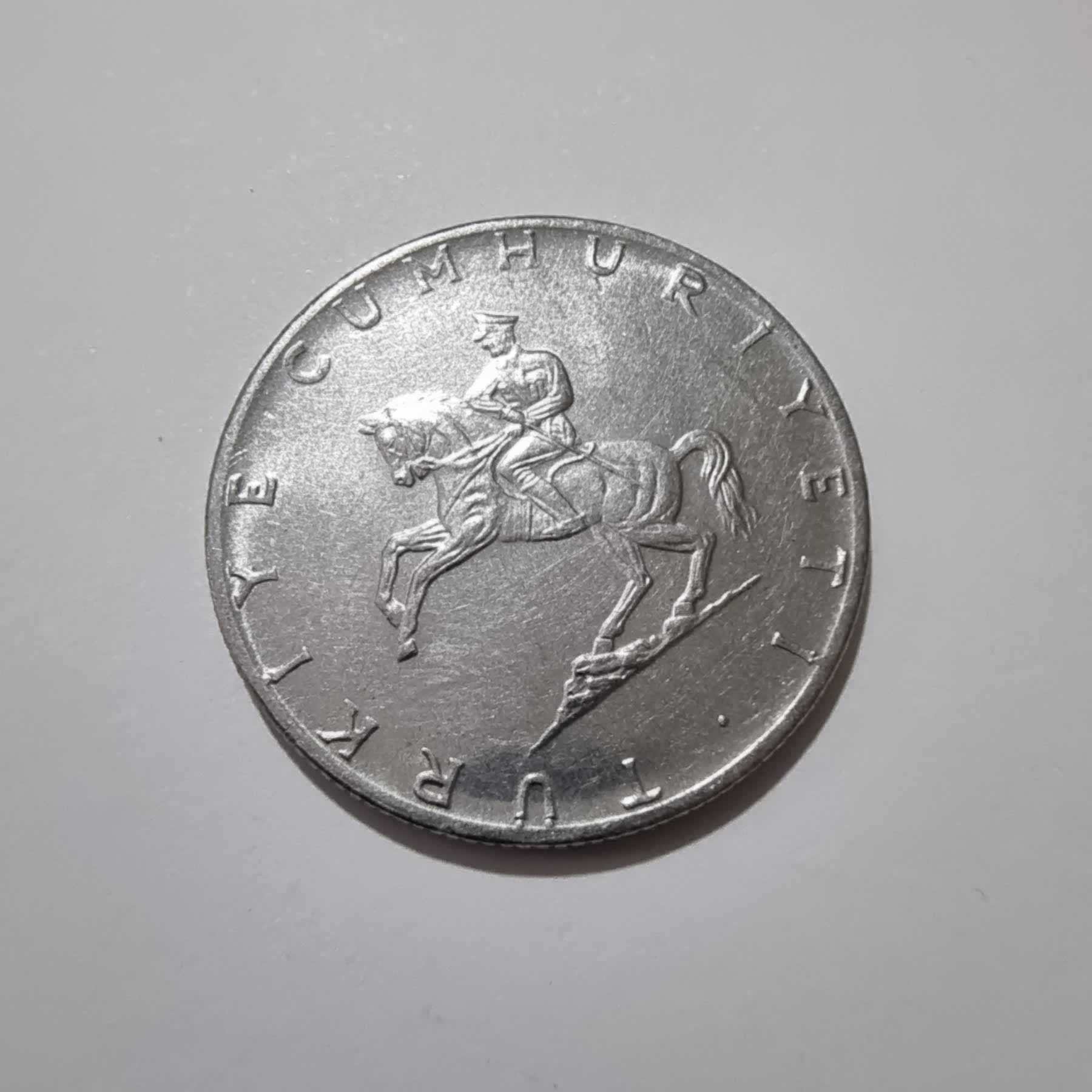 Anverso de 5 Lira, 1976