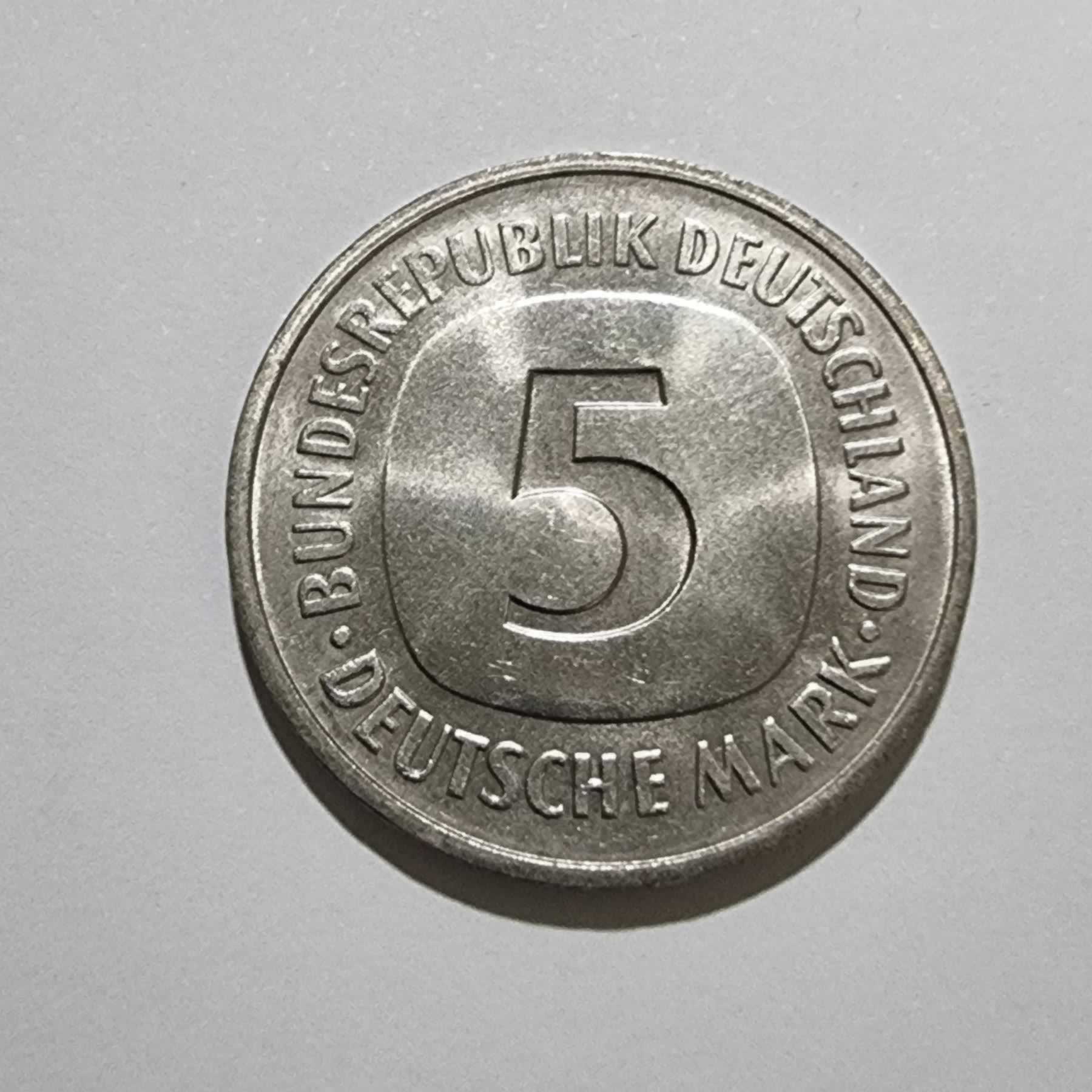 Reverso de 5 Marks, 1975 D