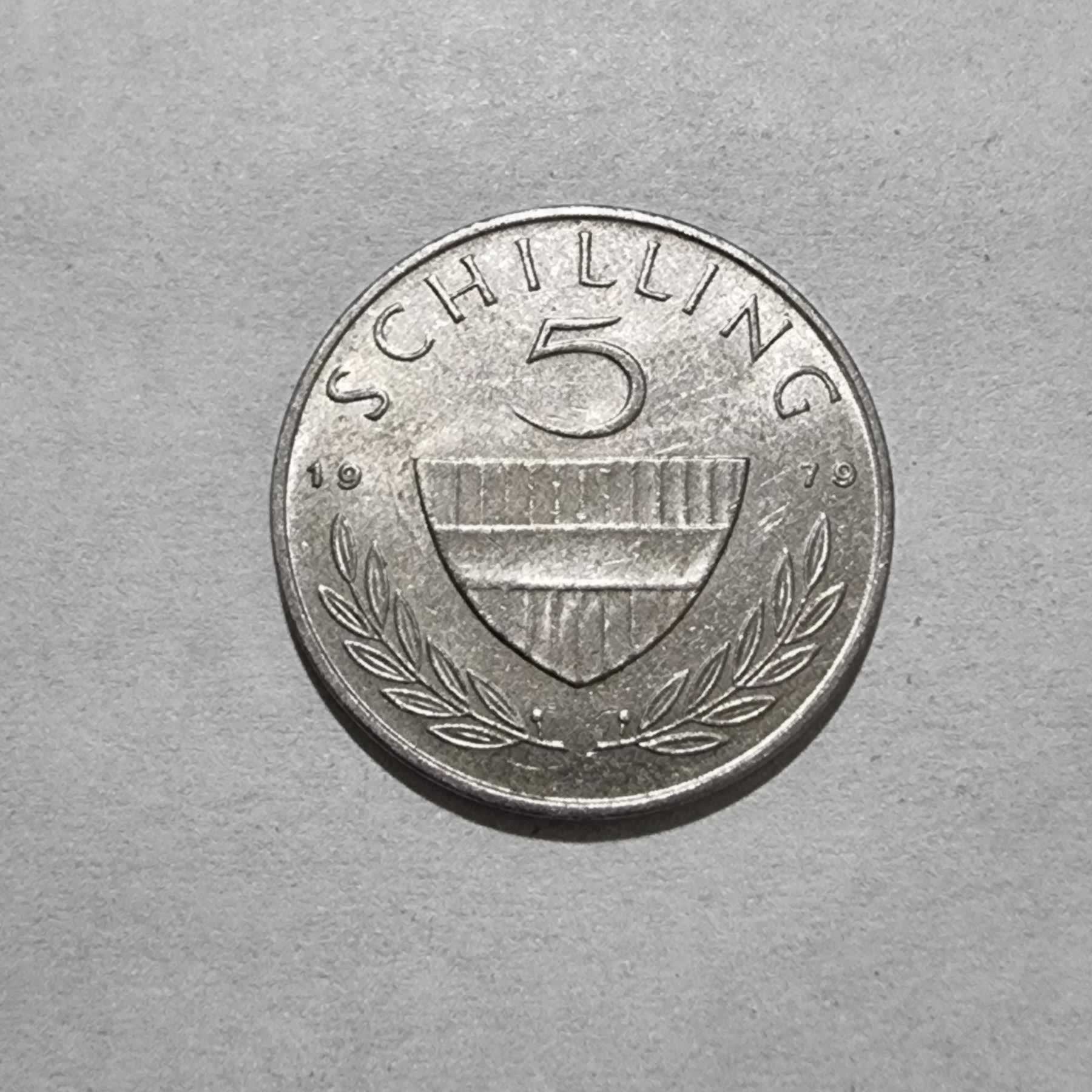 Reverso de 5 Schilling, 1979