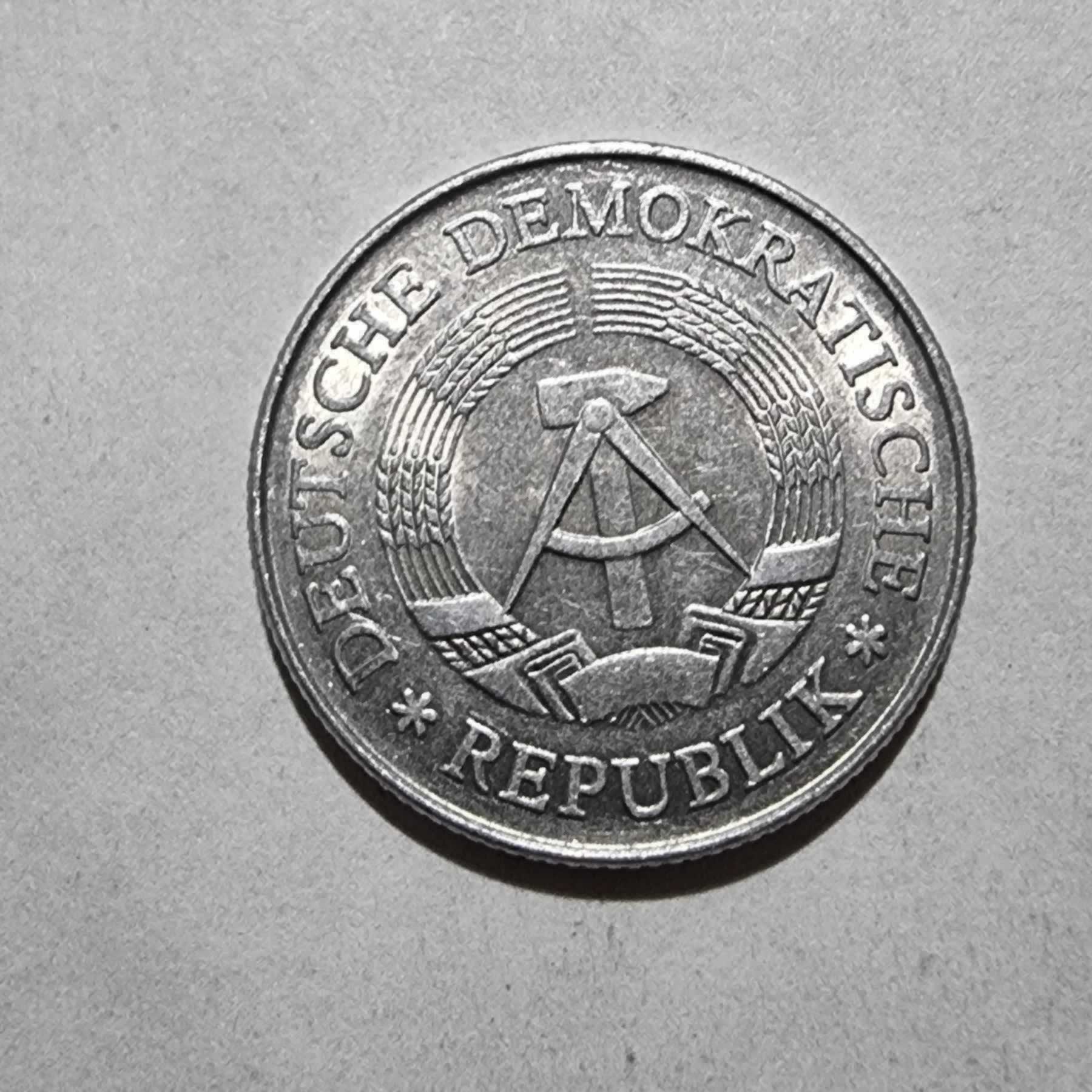 Anverso de 2 Mark, 1975 A