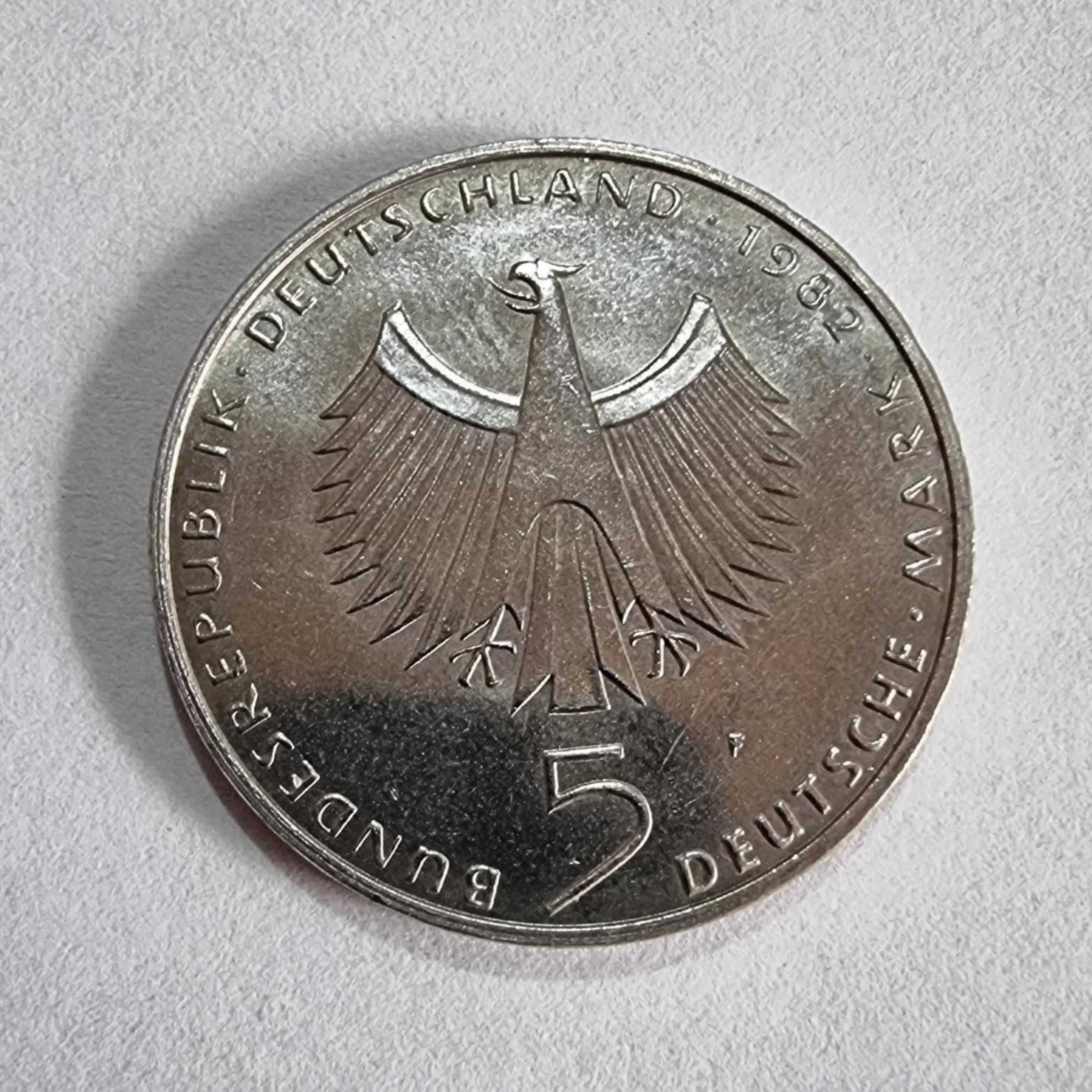Reverso de 5 Mark, 1982 F