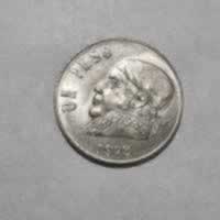 Anverso de 1 Peso, 1975 Mo Tall Narrow